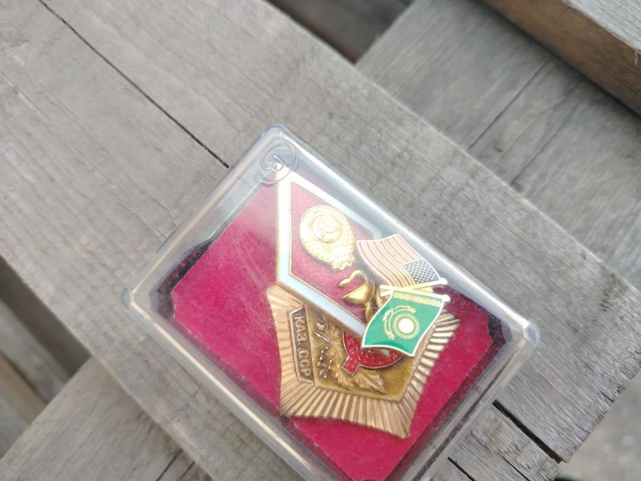 Продам значки СССР