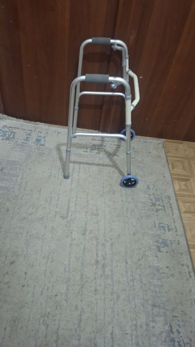 Ходунок для взрослых