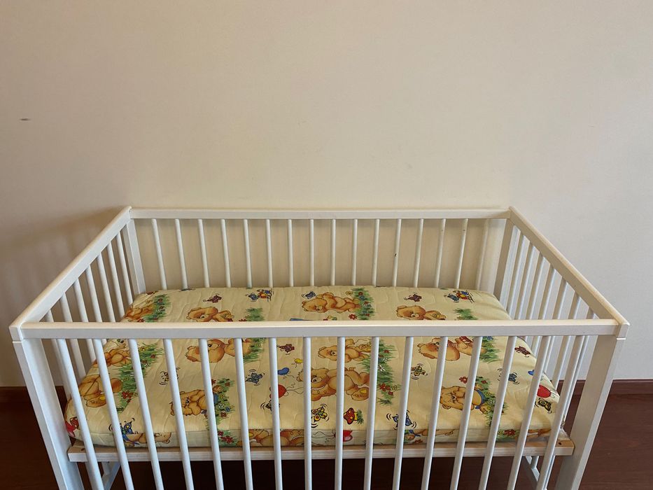 Бебешко креватче ИКЕА дърво + матрак