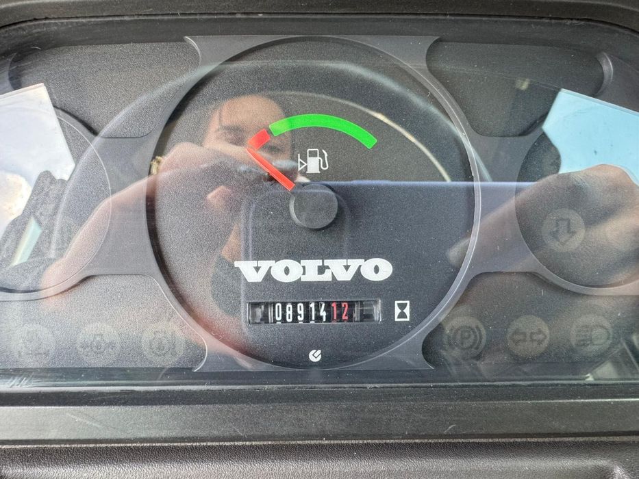 Vola încărcător frontal Volvo L 28 F top! 2020
