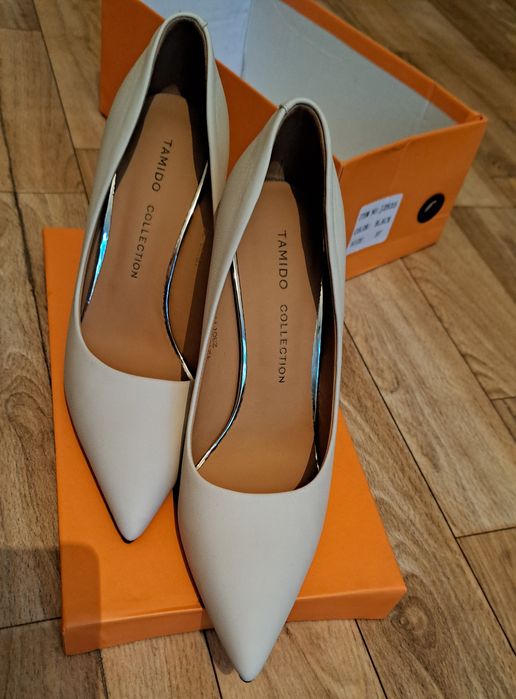 Туфли на продаж в хорошем качестве