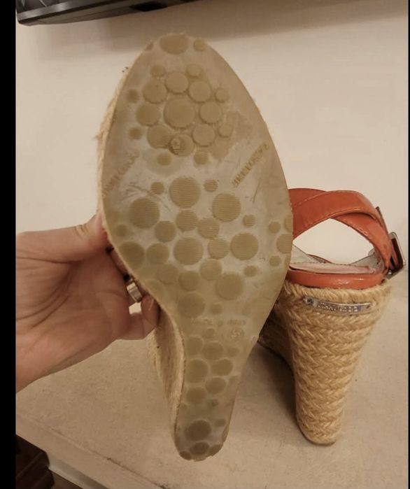 Jimmy Choo Espadrile talpa ortopedica
Espadrile
Jimmy Choo
Espadrile din piele naturala