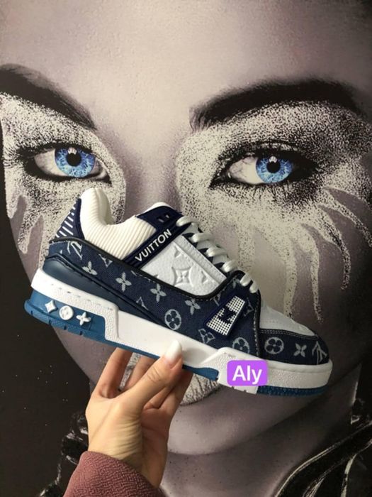 Cizmulițe si adidasi