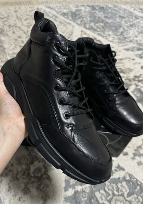 Кожаные ботинки мужские зимние