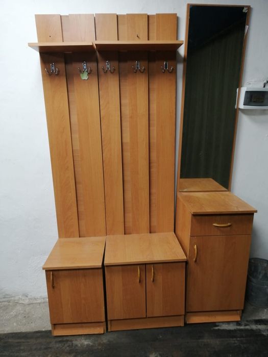 Прихожая мебель.