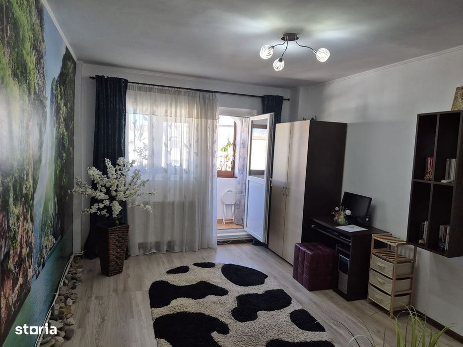 De vanzare, zona Nord, apartament decomandat spatios, complet mobilat