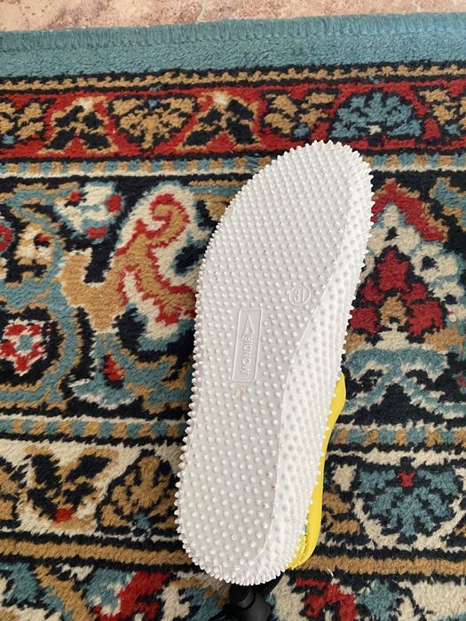 Продам детскую обувь для купания