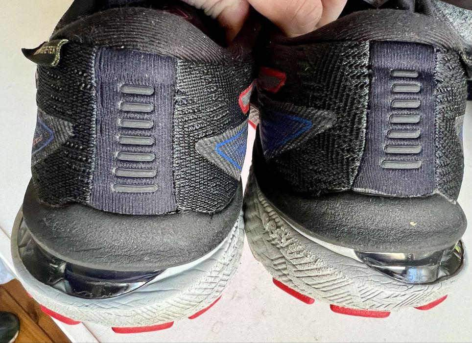 Asics Маратонки за бягане Gt-2000 10 G-Tx GORE-TEX EU 44
