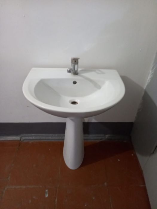 Продам раковину тюльпан