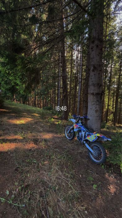 Vand Yamaha yz250f foarte ingrijita