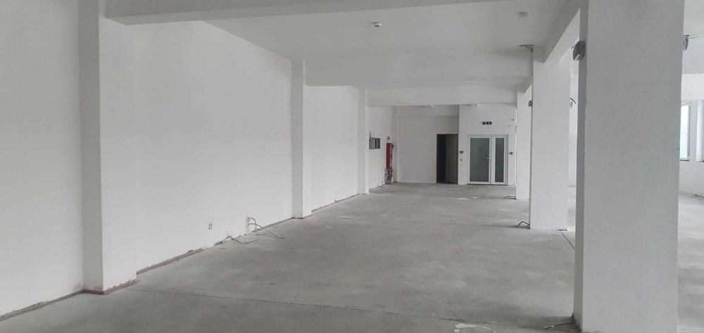 Spațiu comercial /showroom – Bd. Muncii | 300 mp | 2 parcari | PARTER