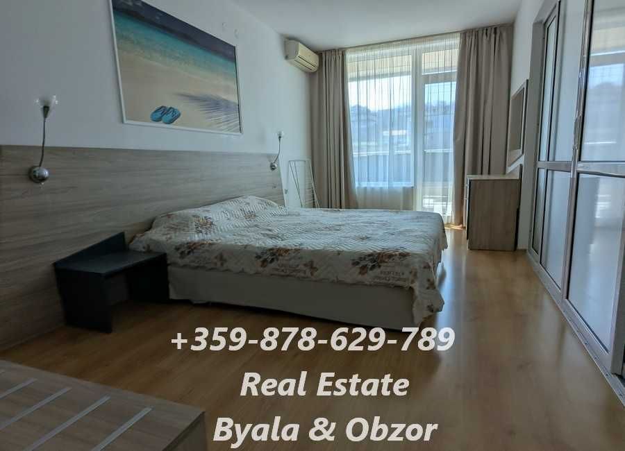 Двустаен апартамент с гледка към града на първа линия в гр.Бяла