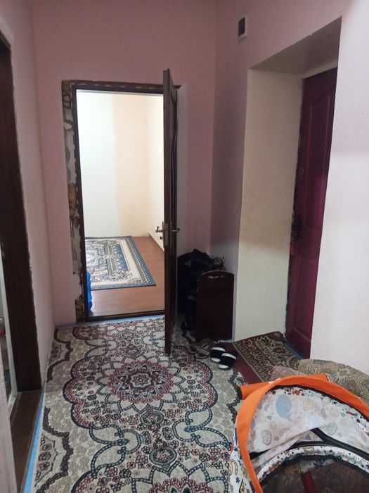 Срочно продаётся 2ком квартира 2этаж 5мк сомий