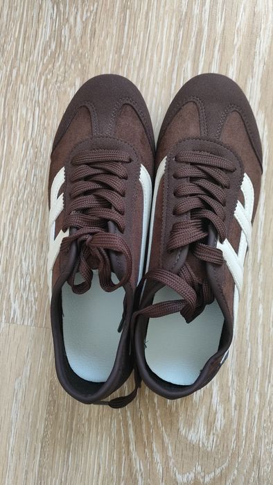 Продам кроссовки