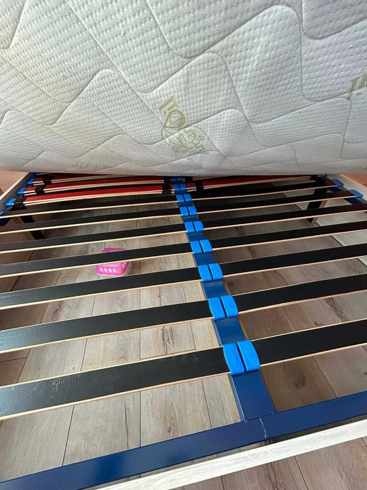 Спалня с подматрачна рамка и двулицев матрак 164/190