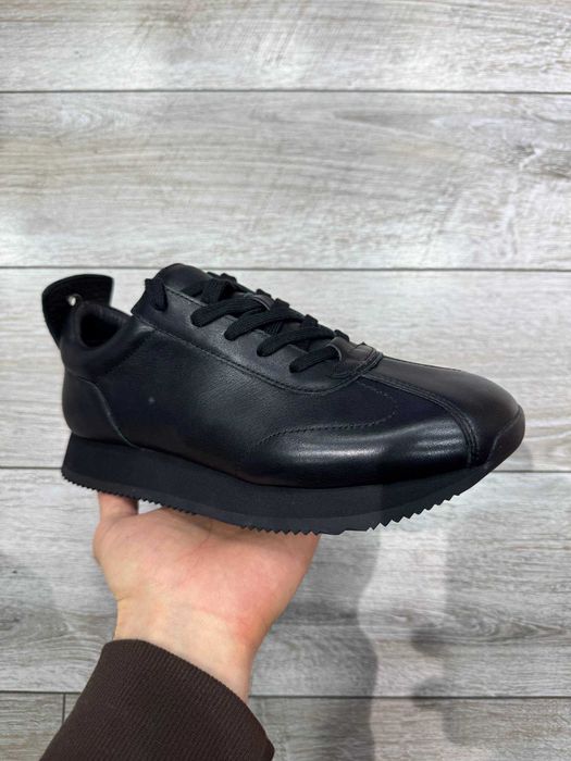 Кроссовки Geweiluo.