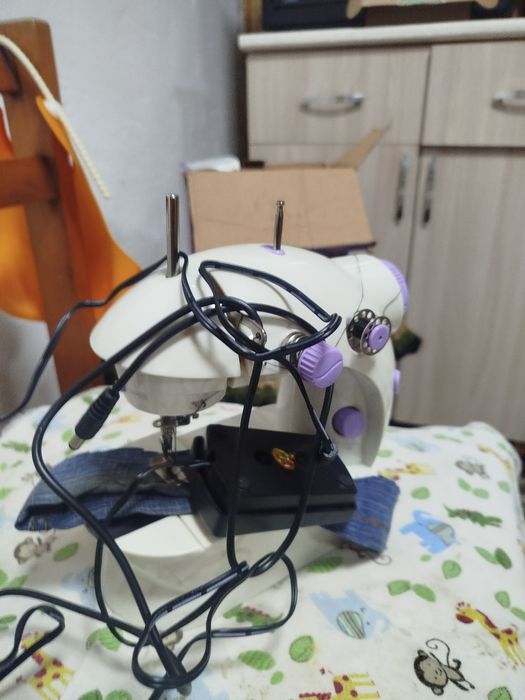 Мини швейную машинку
