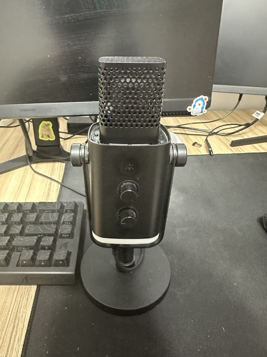 Продам микрфоон fifine am8 и мышку dragonfly