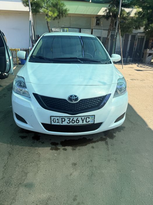 Toyota yaris 2012 yil GAZ bor 90l