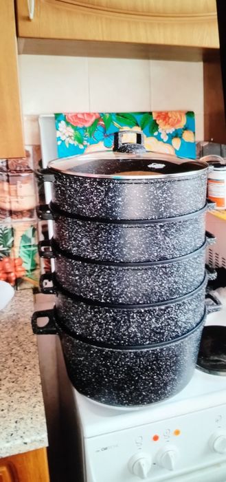 Продам большую мантоварку