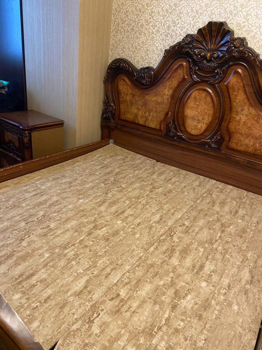 кровать двуспальная