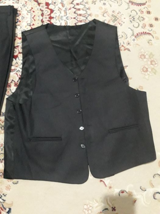 Продам костюм тройка 5000 теңге