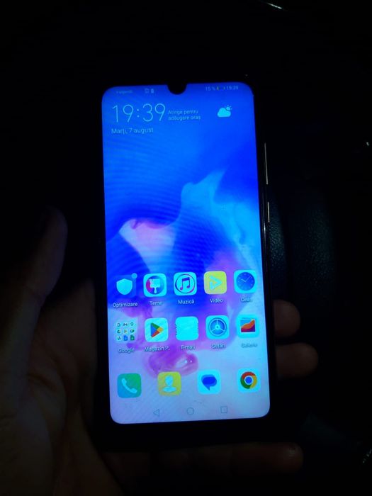 Huawei  y6 stare buna preț 250 fix