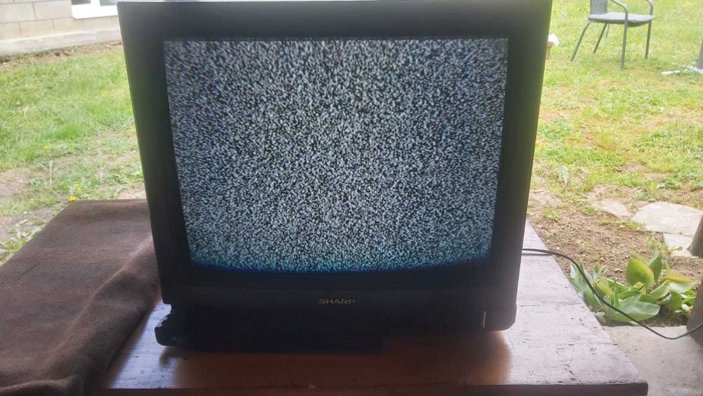 Цветен ретро телевизор Sharp 21” (51 см) - отлично състояние