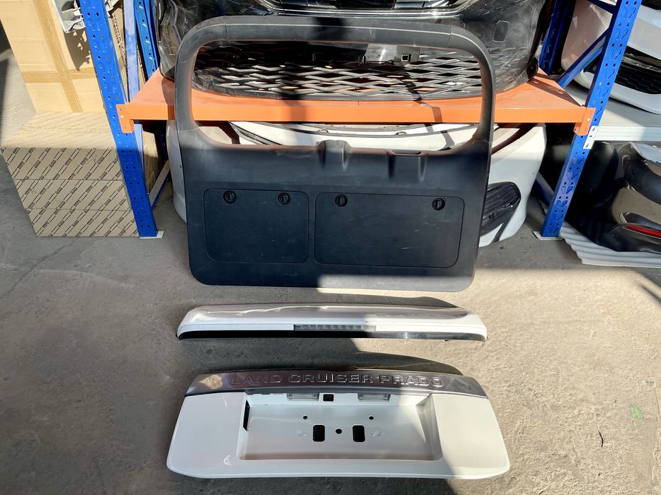 Спойлер, обшивка, накладка крышки багажника Prado 150 Прадо 150