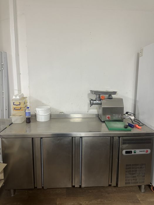 Холодильный стол