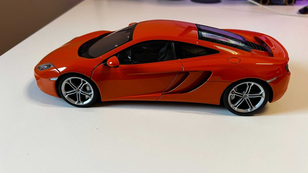 Macheta McLaren MP4-12C AUTOart 1:18