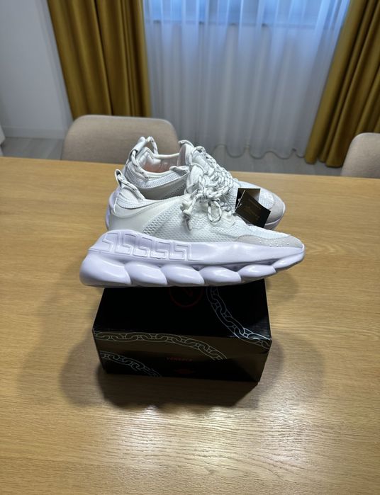 Versace Chain reaction