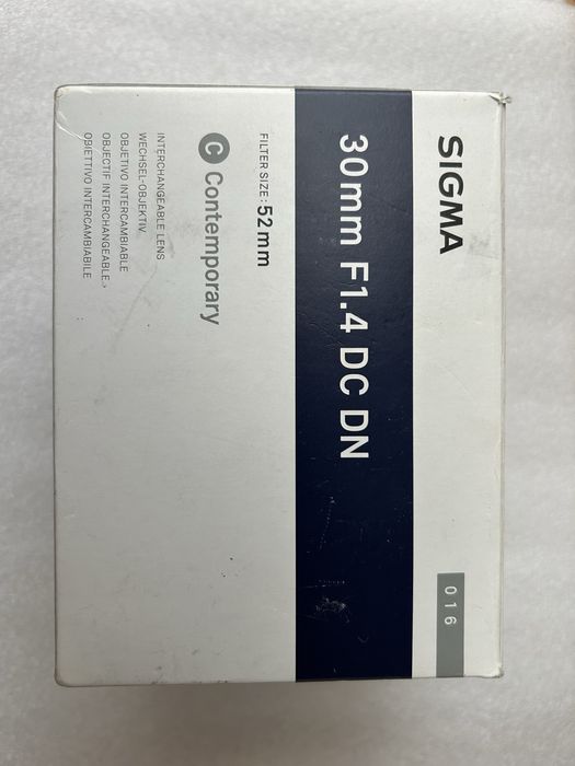 Sigma 30mm f/1.4 DC DN за Canon EF-M Перфектен