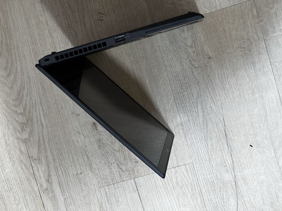 Продавам лаптоп Lenovo ThinkPad T14s Gen 2