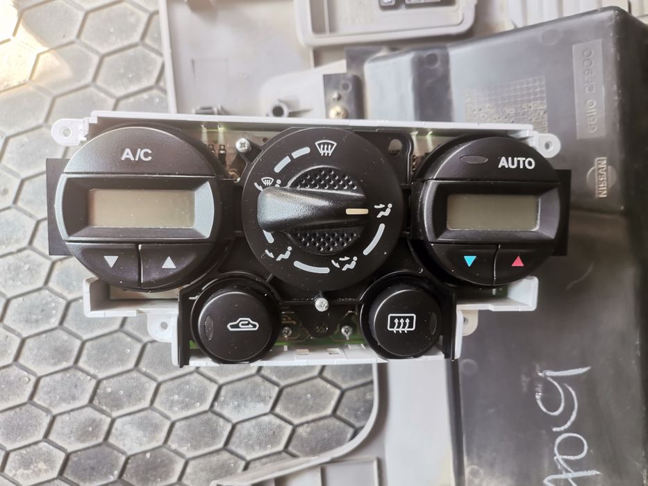 Панел управление климатик