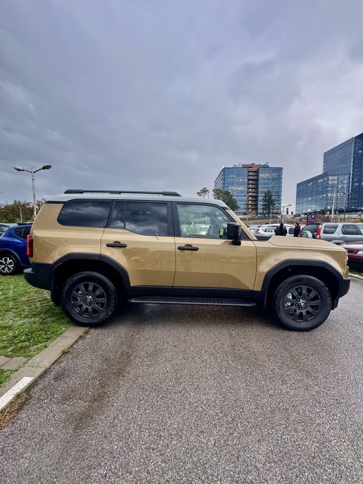 Aвтомобил за сватба, бал и трансфер летище