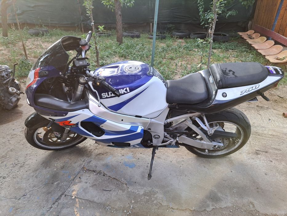 Piese suzuki gsxr k1 750