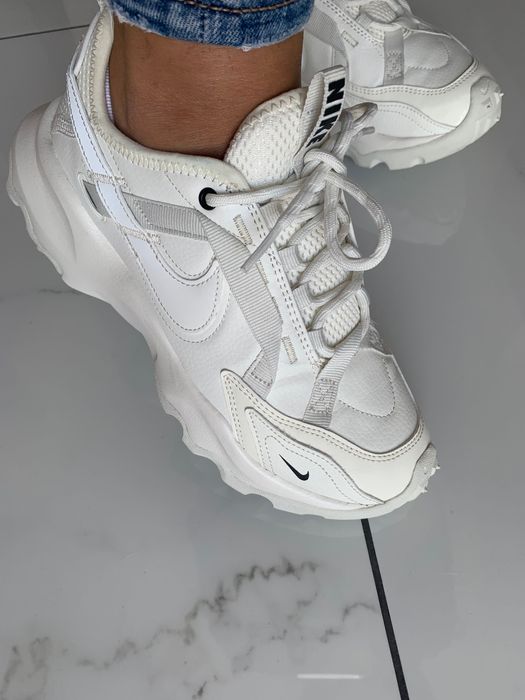 Дамски маратонки NIKE