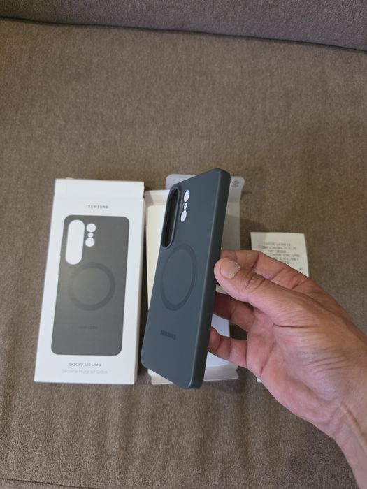 Продавам оригинален Калъф за Samsung S26 Ultra, Silicone Magnet Case, черен