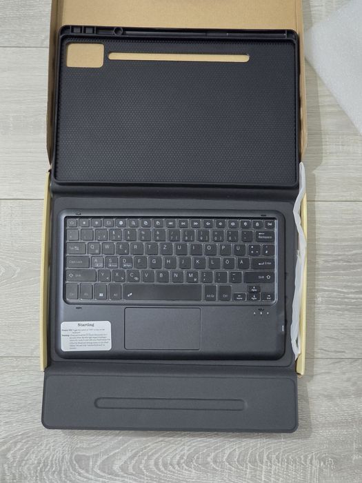 Husă cu tastatură pentru Lenovo Idea Tab Pro 12.7" (2025) – Tastatură detașabilă, iluminată, cu touchpad