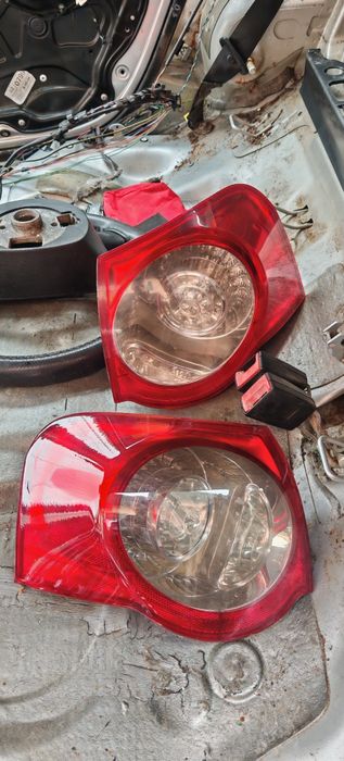 Faruri bixenon cu functia cornering VW Passat b6