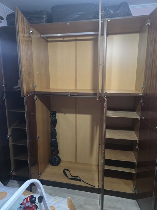 Ретро гардероб в много добро състояние