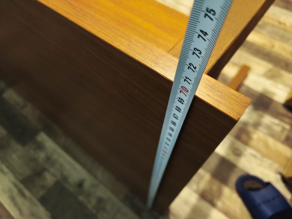 Маса  – стабилна и запазена