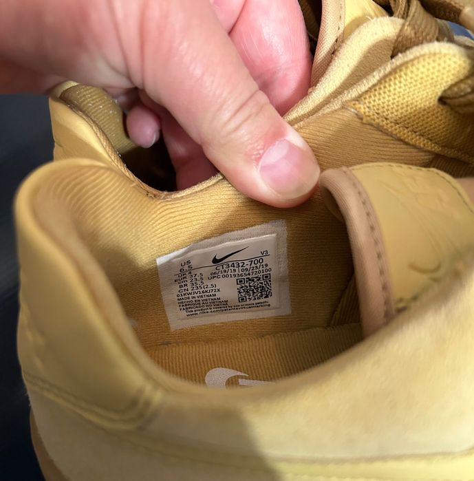 обувки Nike, Adidas и Hoka