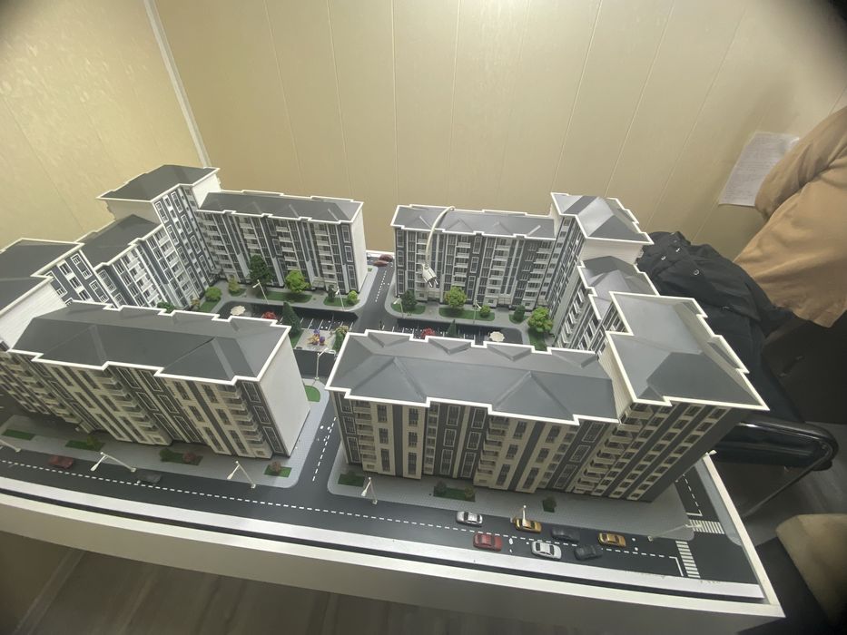 Nurafshon place da 1 xonali uy tez va arzon sotiladi