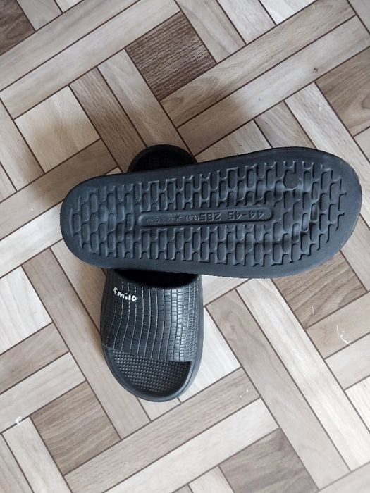 Срочно продам  шлепки