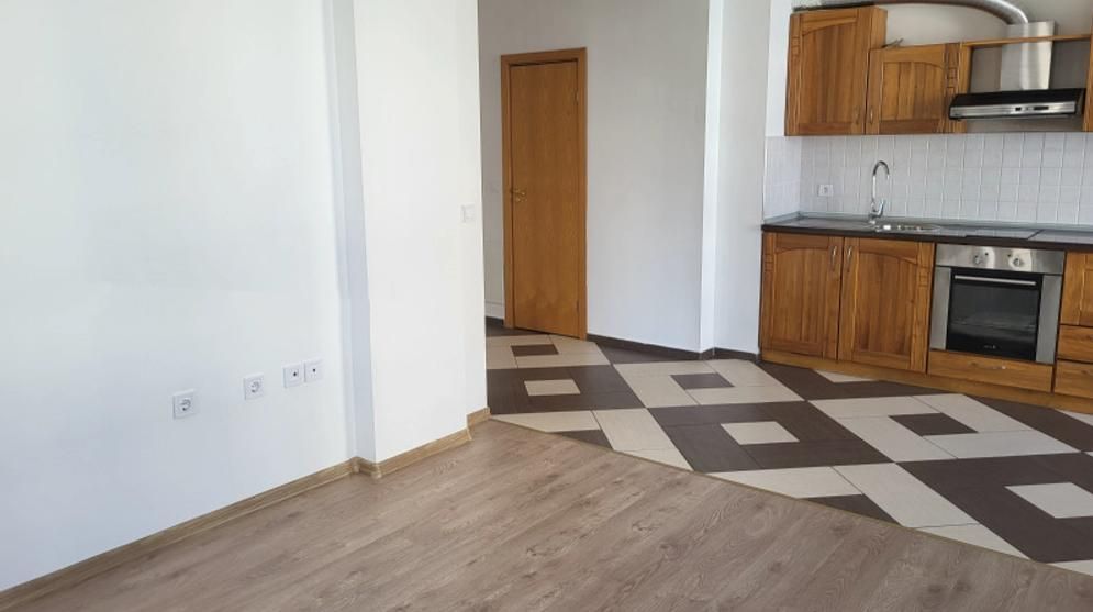 Дава се под наем Двустаен апартамент в София, Гоце Делчев - 67 кв.м за 549 € - Снимка #2