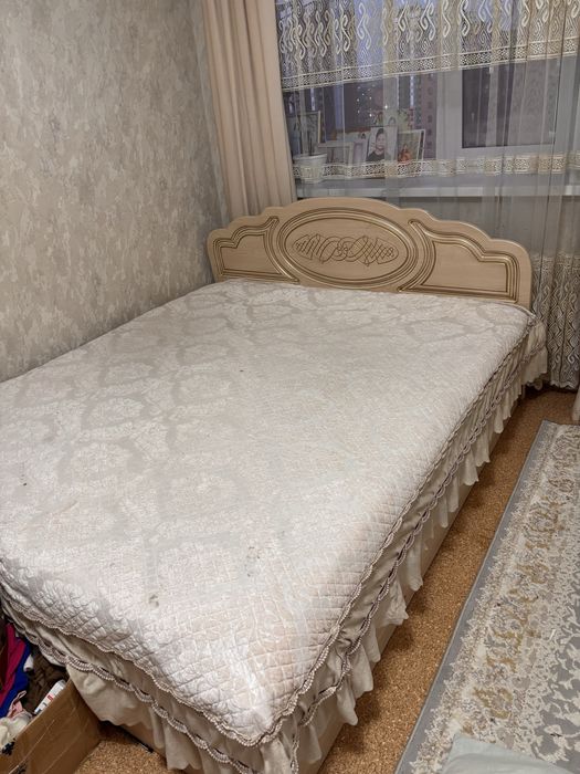 Пподам спальный гарнитур.