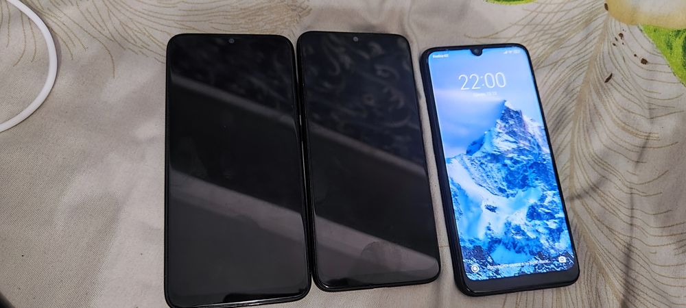 Продам мобильные телефоны