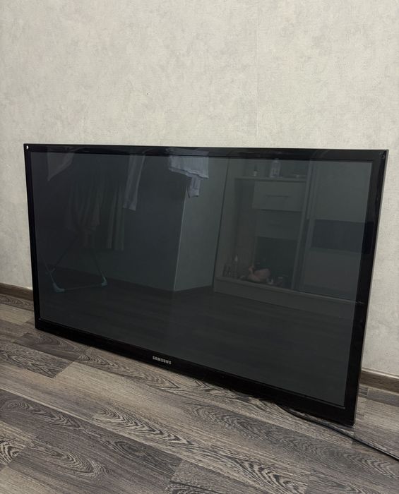 Смарт телевизор Samsung 130 см WiFi YouTube